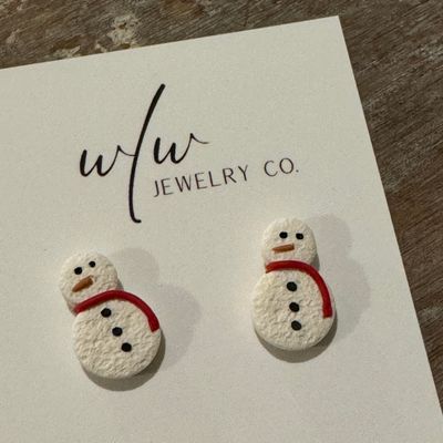 🇨🇦 Snowman Studs