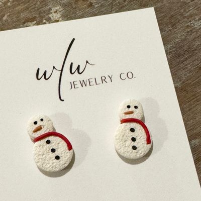 🇨🇦 Snowman Studs