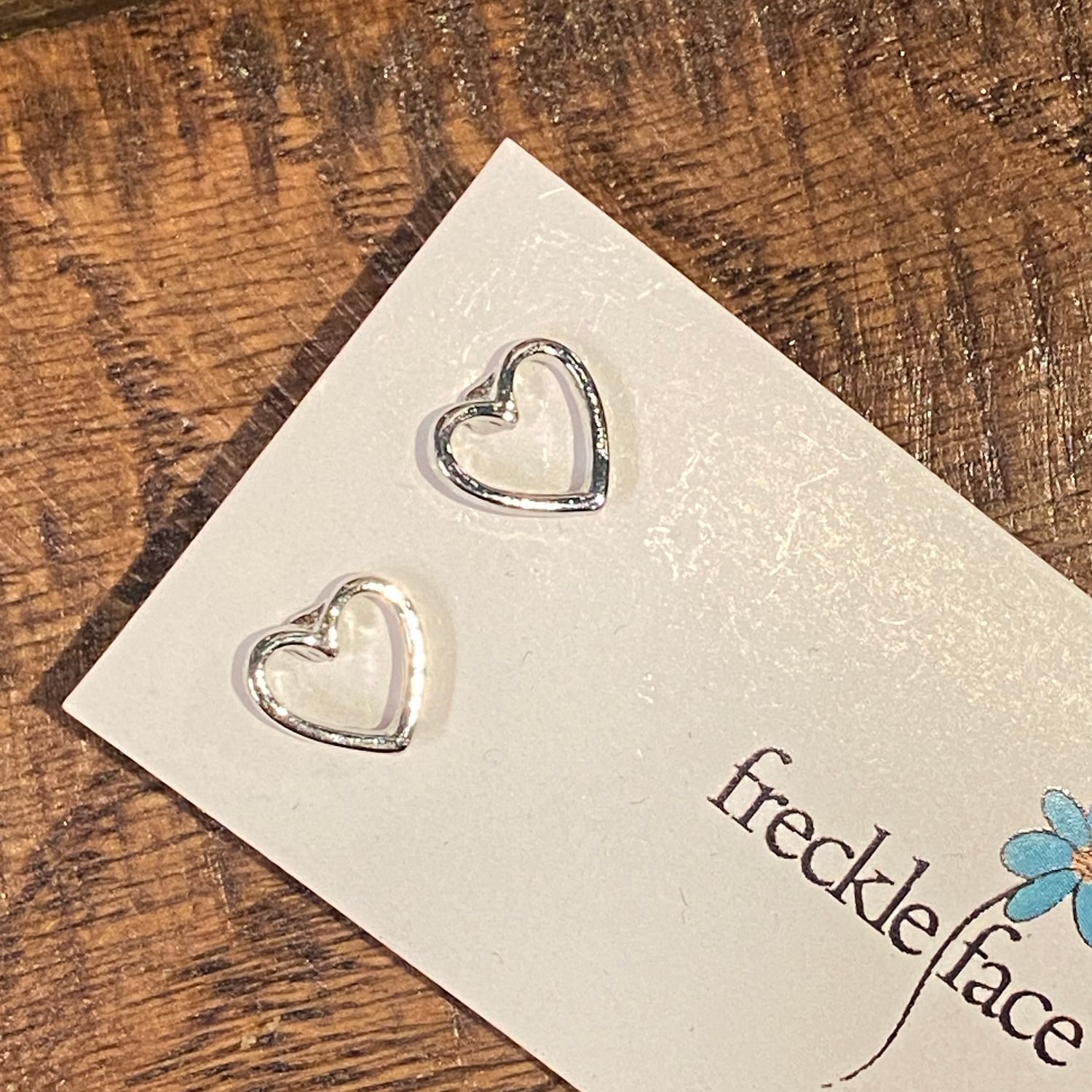 🇨🇦 Open Heart Stud Earrings (2 colours), Color: Silver Finish