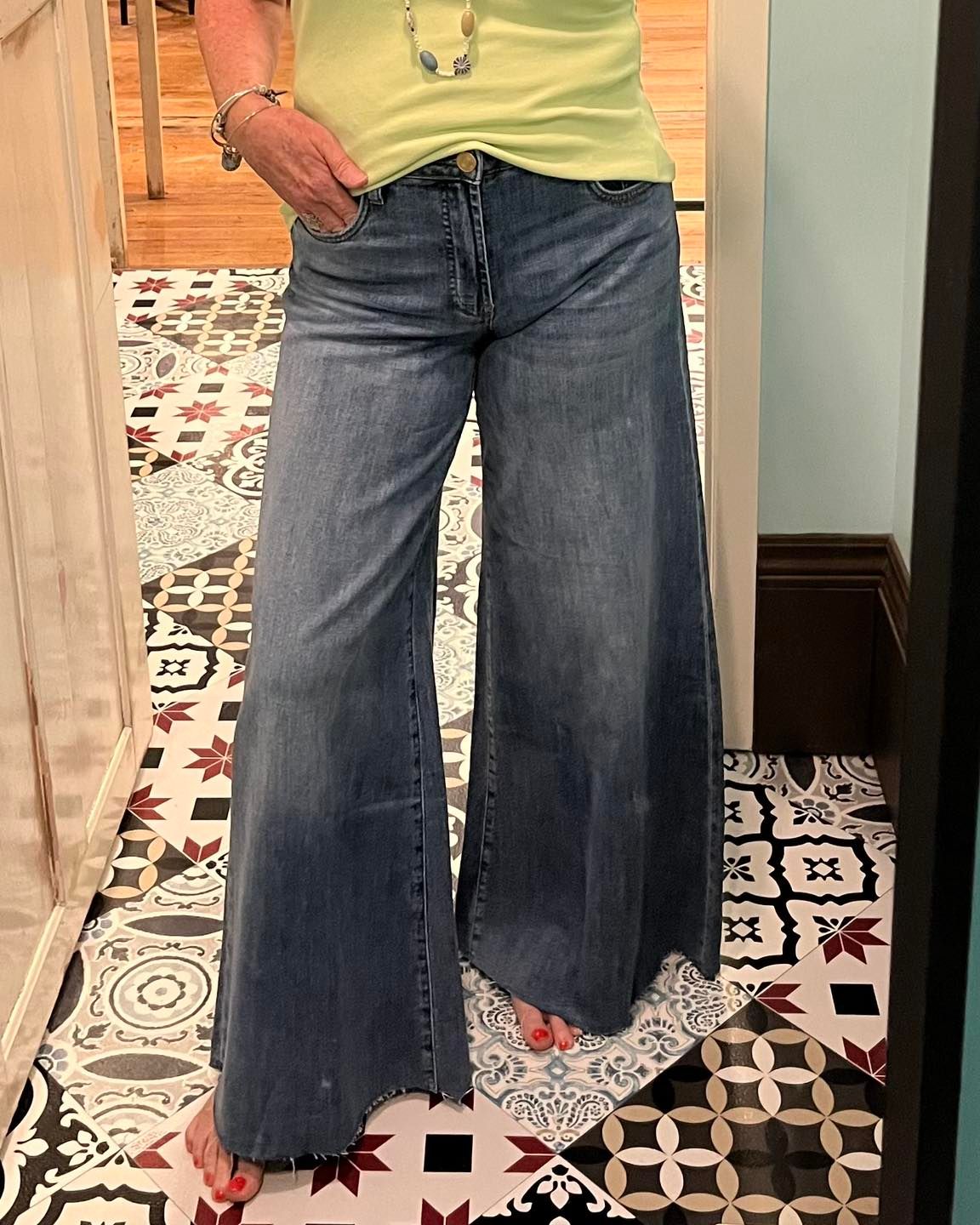 Blake High Rise, Super Wide Leg, Raw Hem, Charming - SALE -