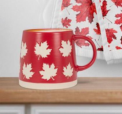 🇨🇦 Maple Leaves Wide Base Mug