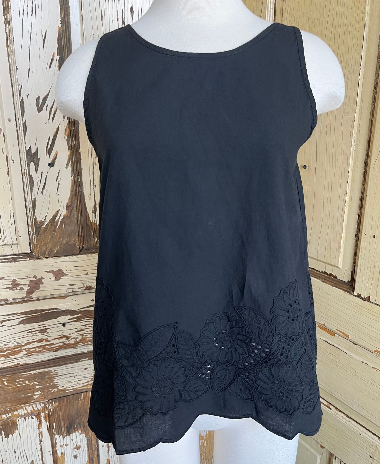 Floral Embroidered Tank Top