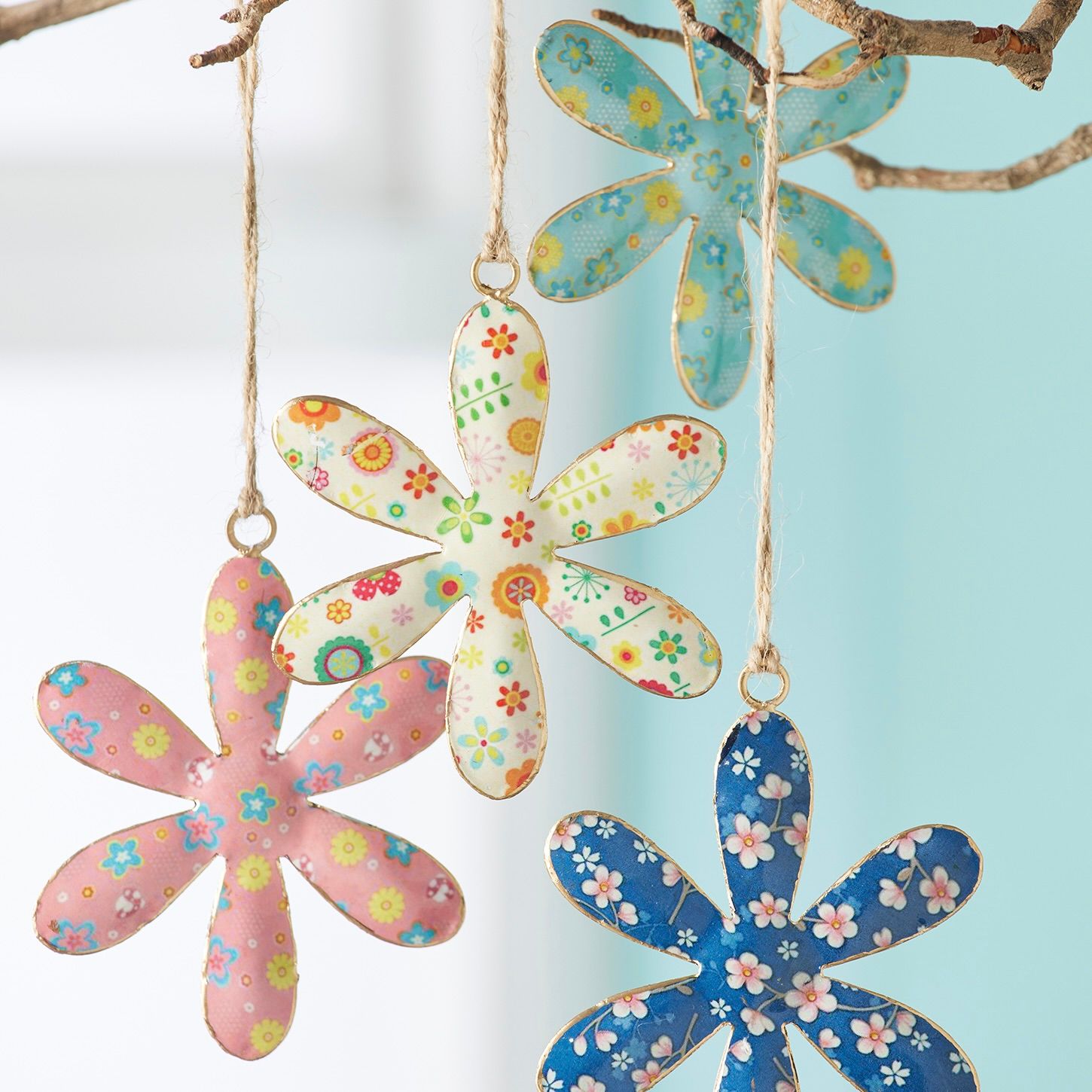 Ditsy Floral Daisy Metal Decoration (Asst)