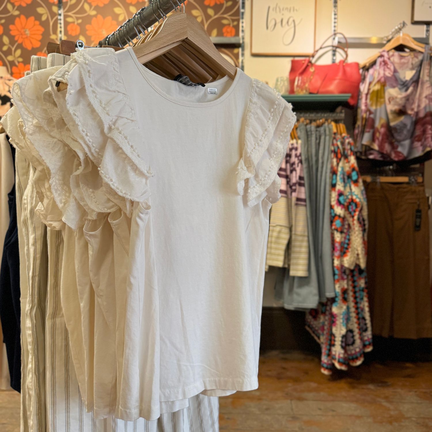 🇨🇦 Ruffle Sleeve Tee