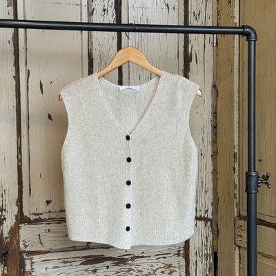 🇨🇦 Knit Button Up Vest