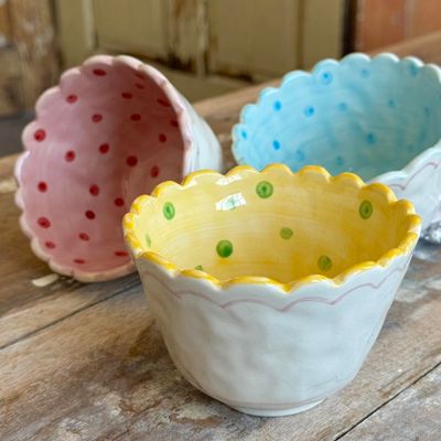 Hand-Painted Scalloped Dot Bowl (3 Colours)