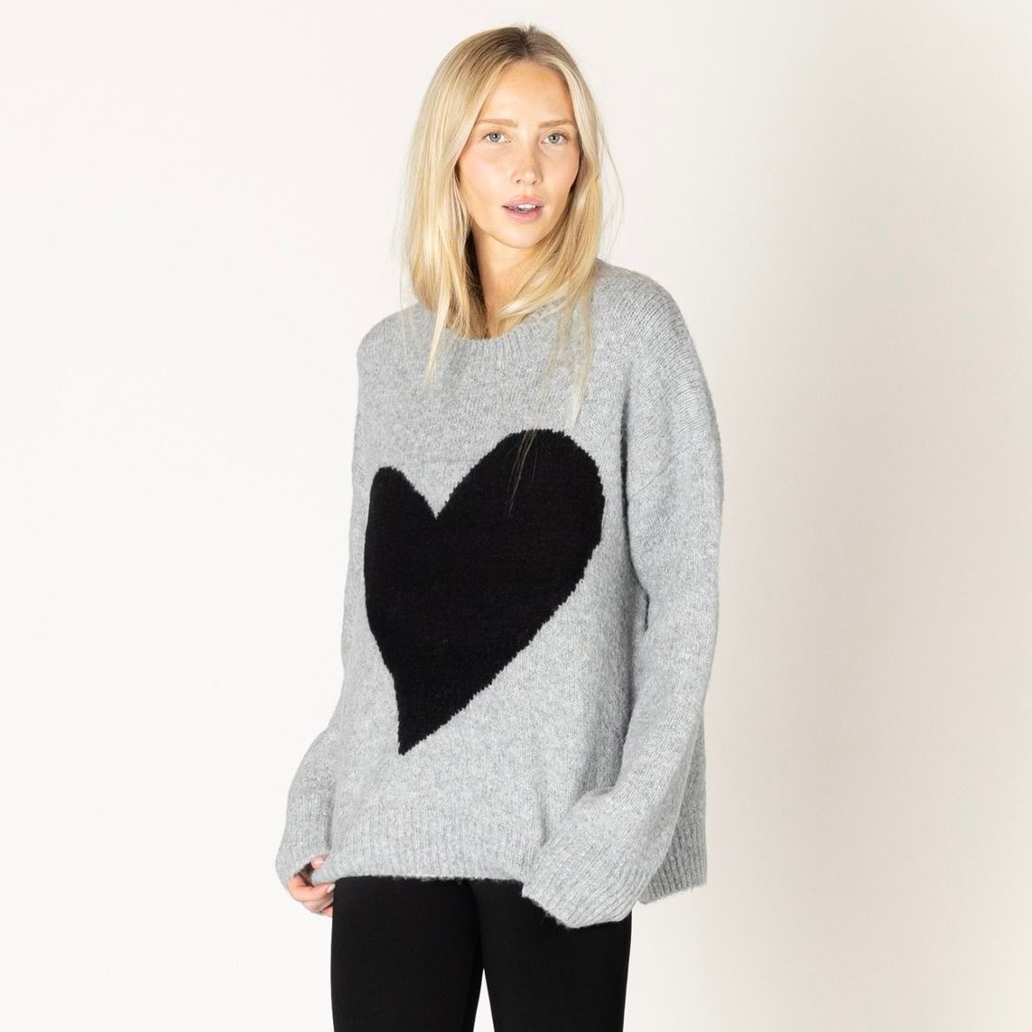 🇨🇦 Athena Heart Crew Sweater