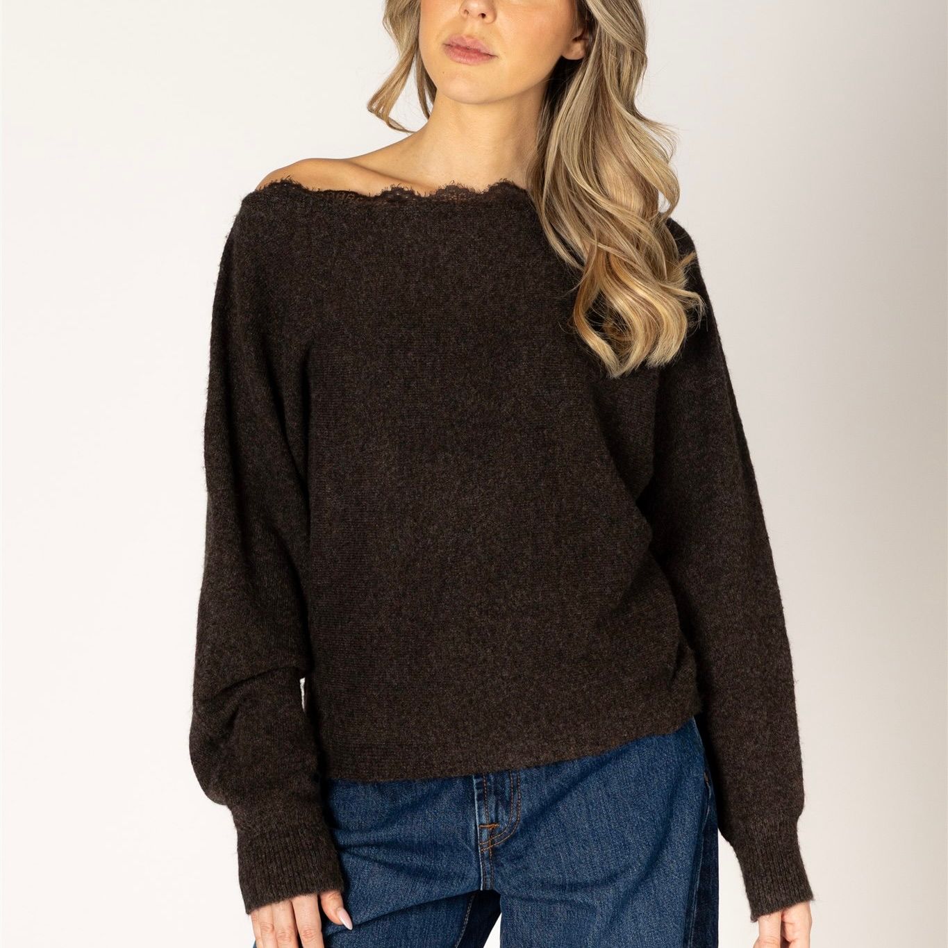 🇨🇦 Nobu Lace Trim Sweater