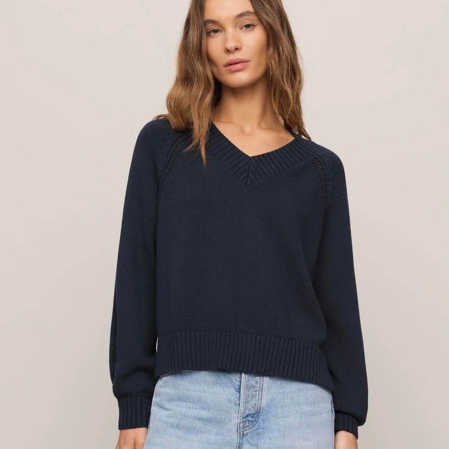 🇨🇦 Stratton V Neck Sweater