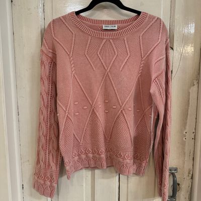 🇨🇦 Cable Sleeve Sweater