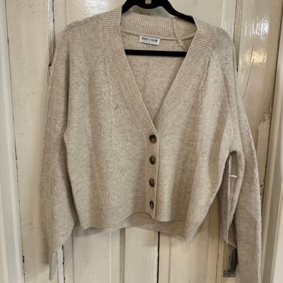🇨🇦 Tone on Tone Leaf Pattern Cardi