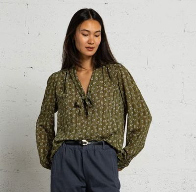 Thea Bow Collar Printed Blouse