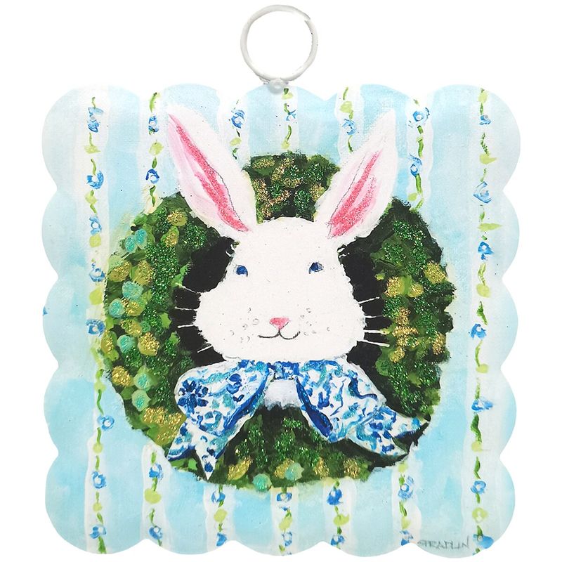Mini Gallery Scallop Bunny in Boxwood Wreath