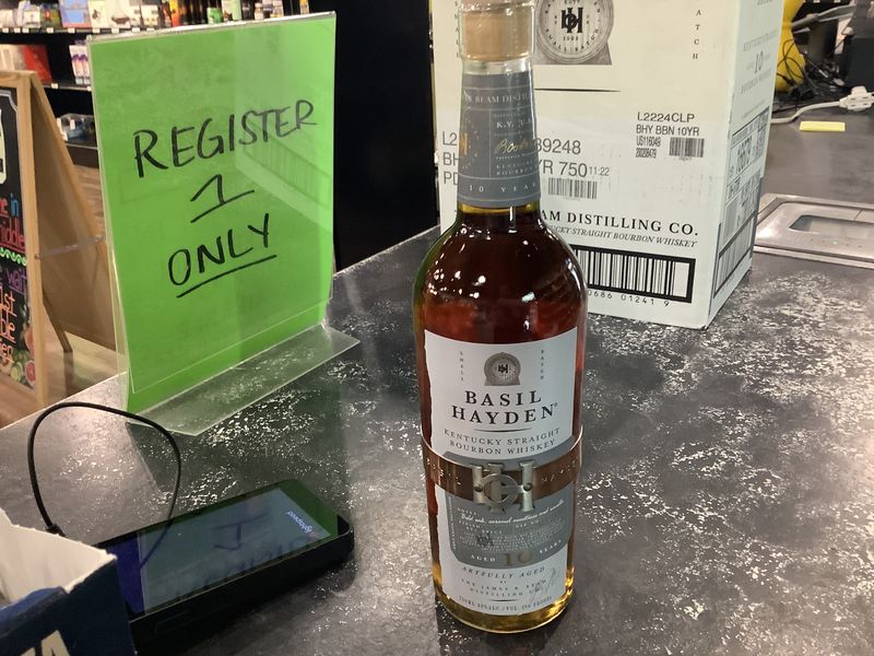 BASIL HAYDEN 10 YR BOURBON, 750 ML