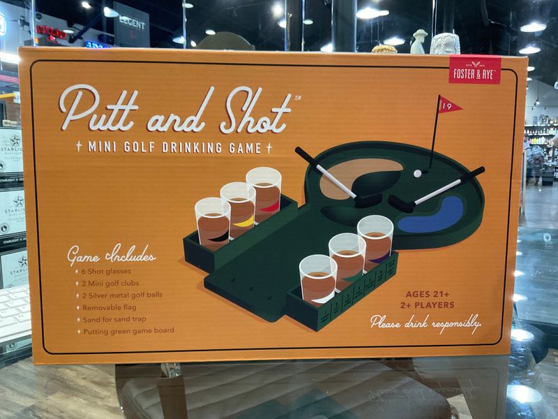 PUTT &amp; SHOT MINI GOLF DRINKING GAME