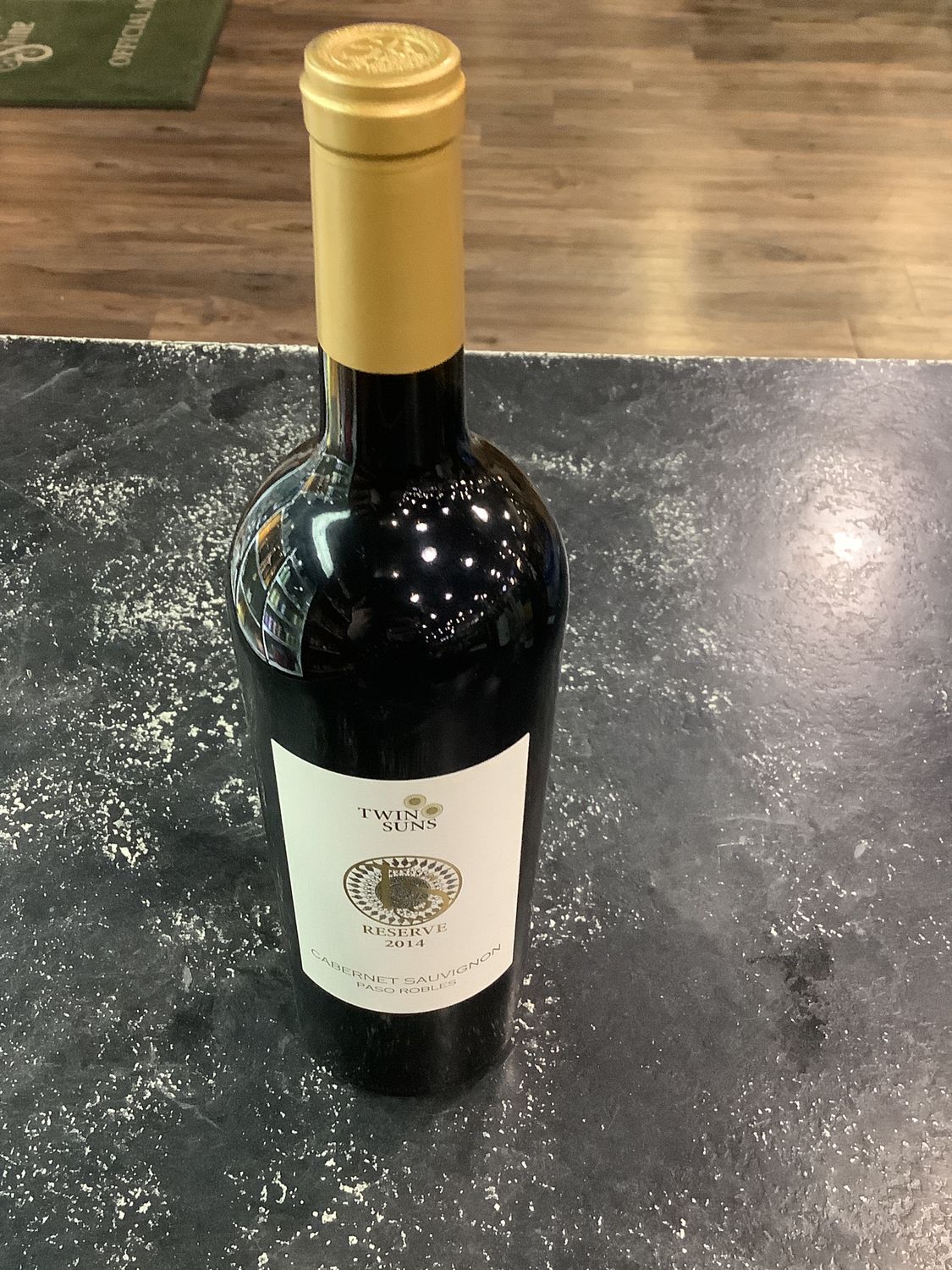 TWIN SUNS RESERVE CABERNET SAUVIGNON, 750 ML