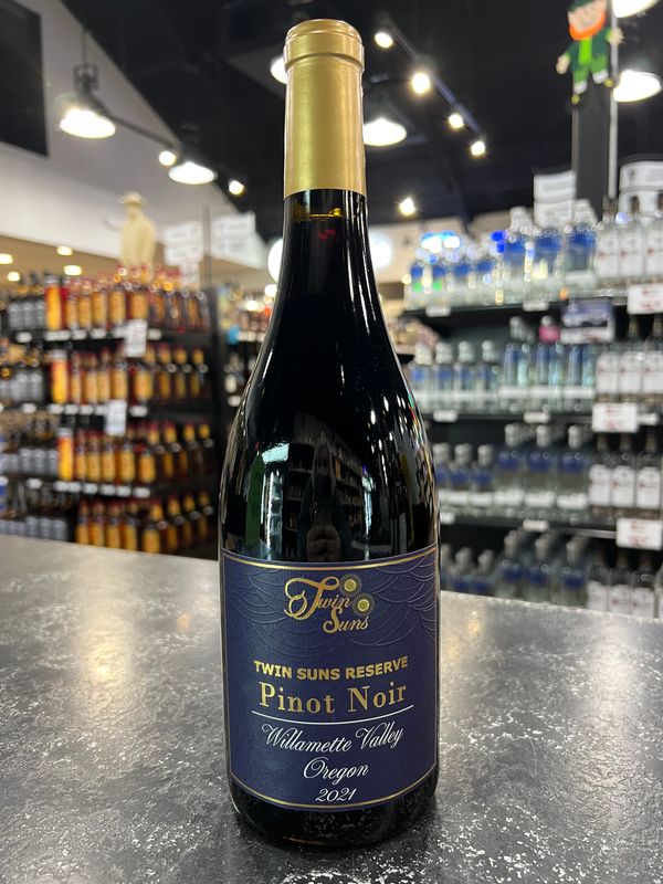 TWIN SUNS RESERVE PINOT NOIR, 750ML