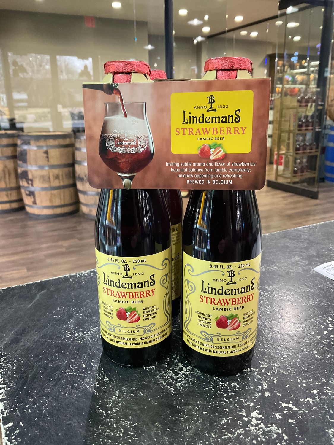 LINDEMANS STRAWBERRY LAMBIC, 4PK