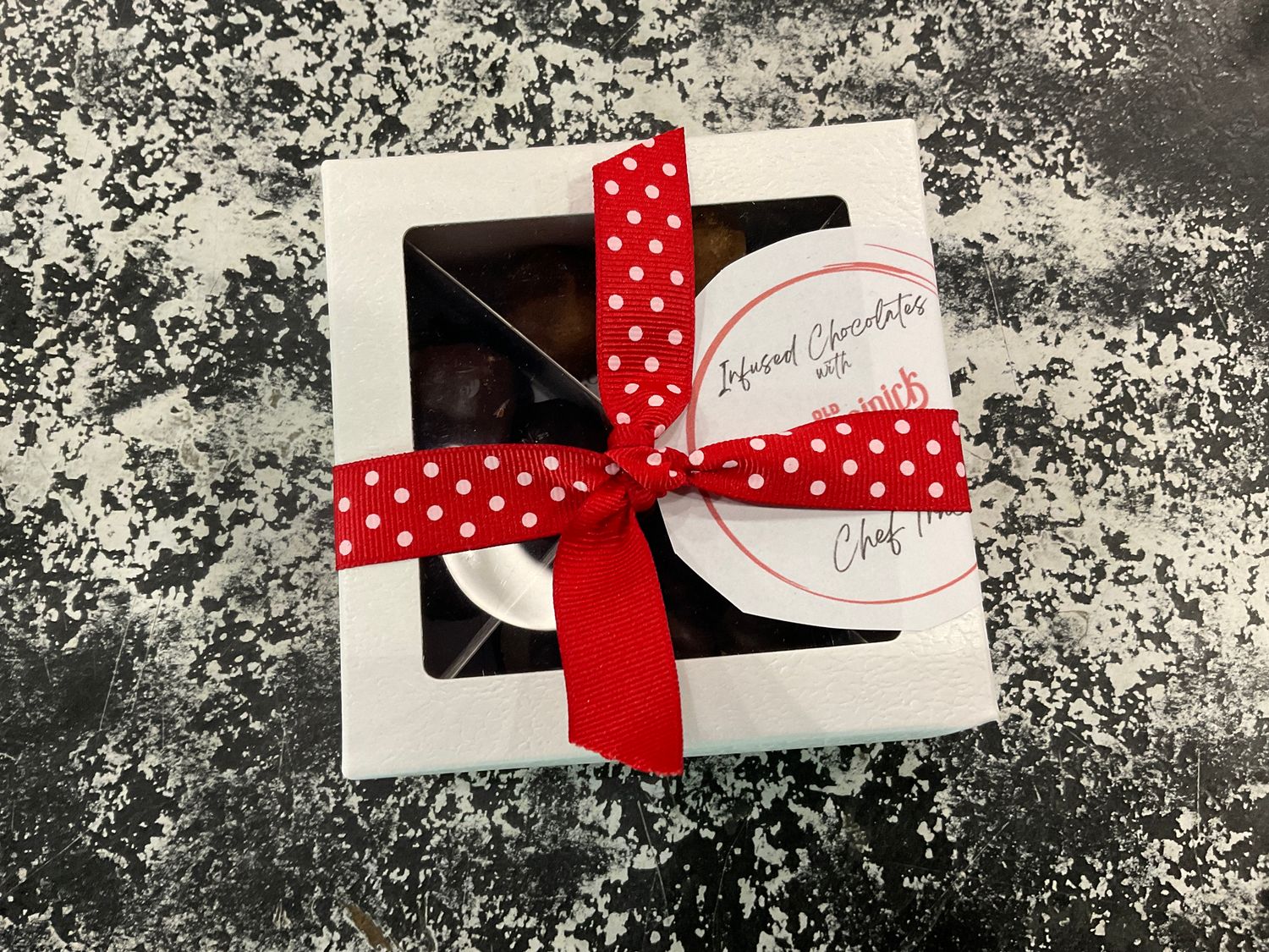 OLD DOMINICK INFUSED CHOCOLATE 4 SECTION GIFT BOX