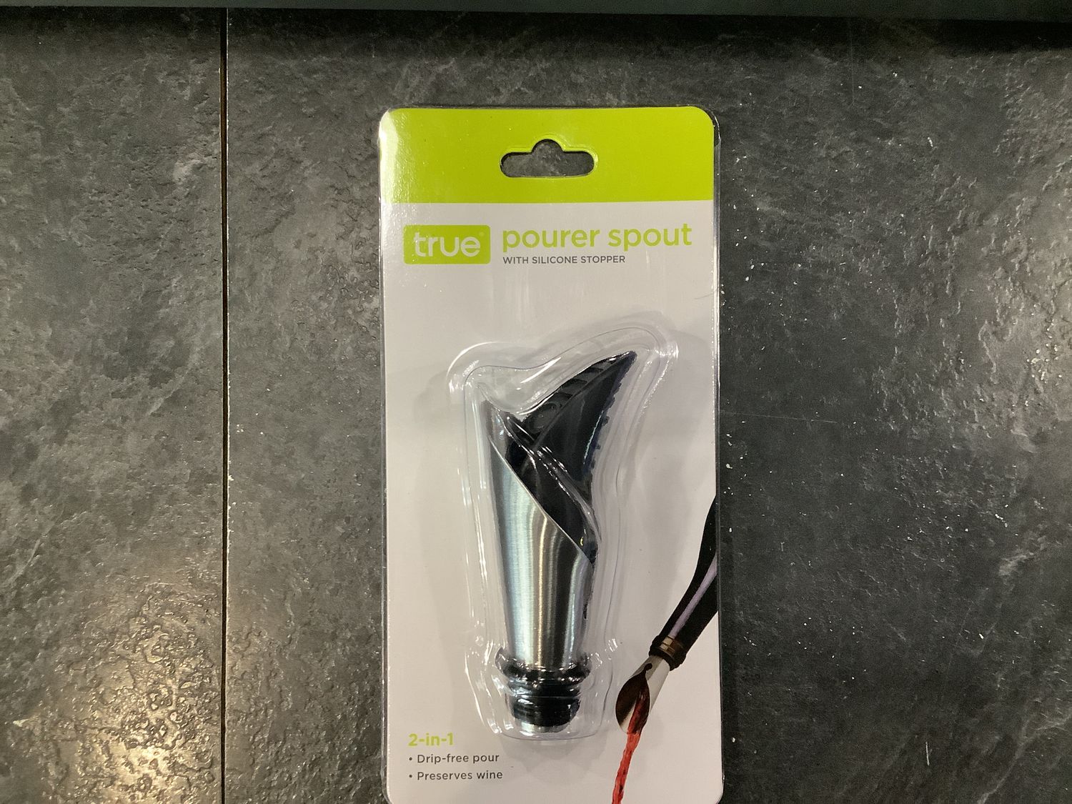 TRUE DUO STOPPER AND POUR SPOUT IN BLACK