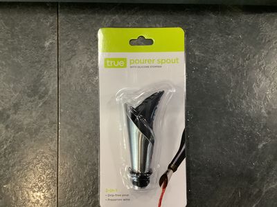 TRUE BRANDS DUO BLACK STOPPER &amp; POUR SPOUT