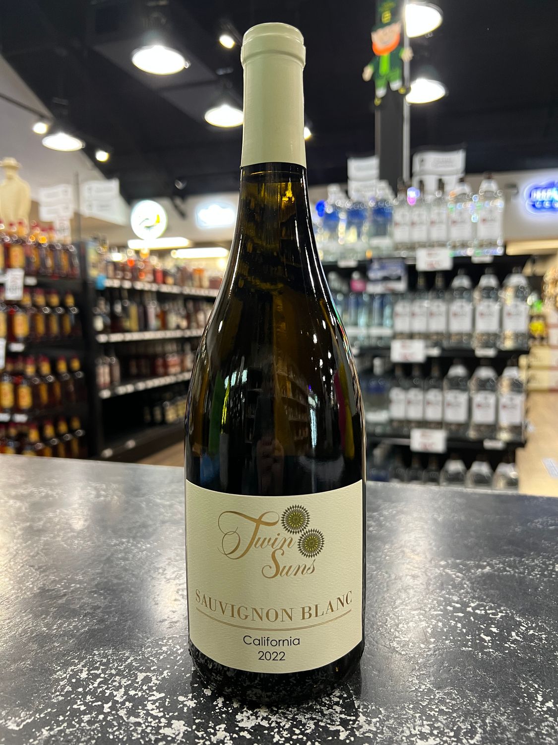 TWIN SUNS SAUVIGNON BLANC, 750ML