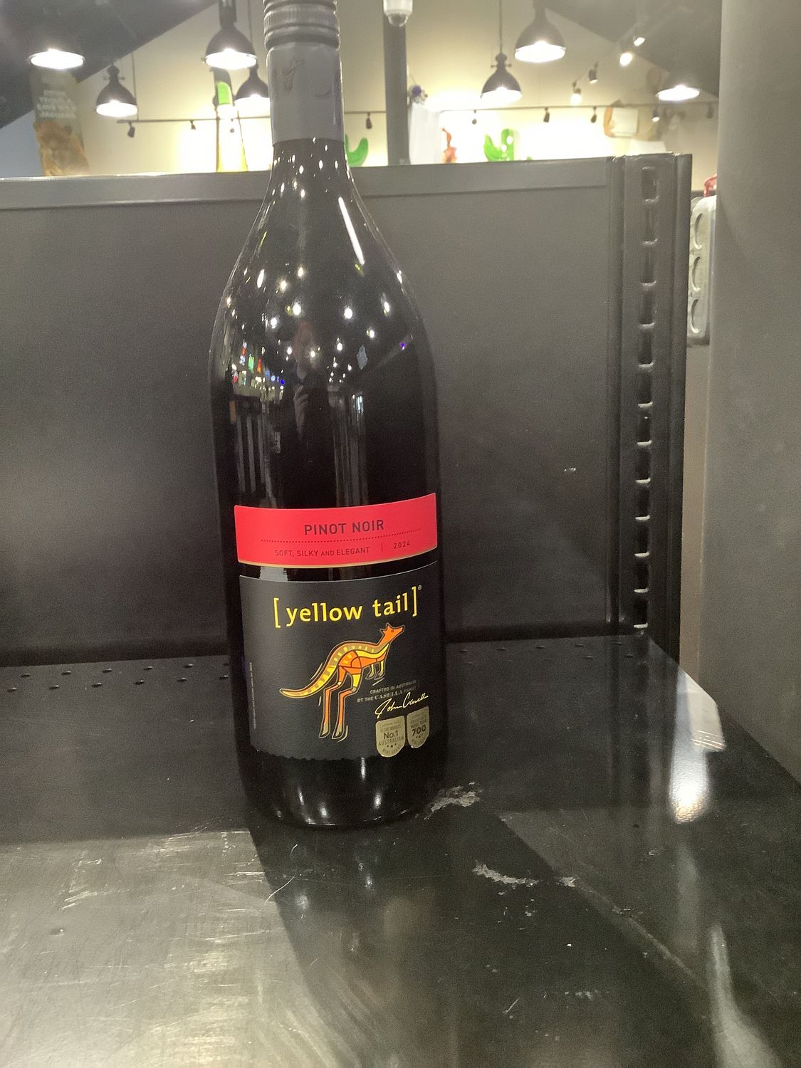 YELLOW TAIL PINOT NOIR, 1.5L