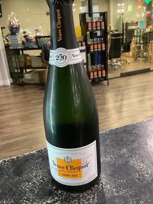 VEUVE CLICQUOT DEMI-SEC CHAMPAGNE, 750ML