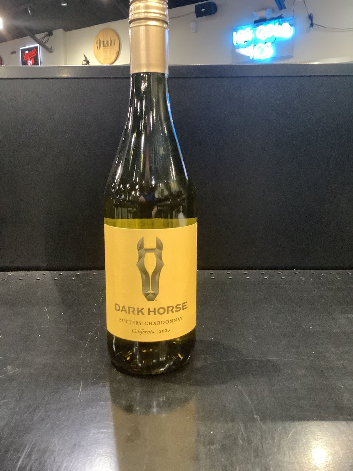 DARK HORSE BUTTERY CHARDONNAY, 750ML