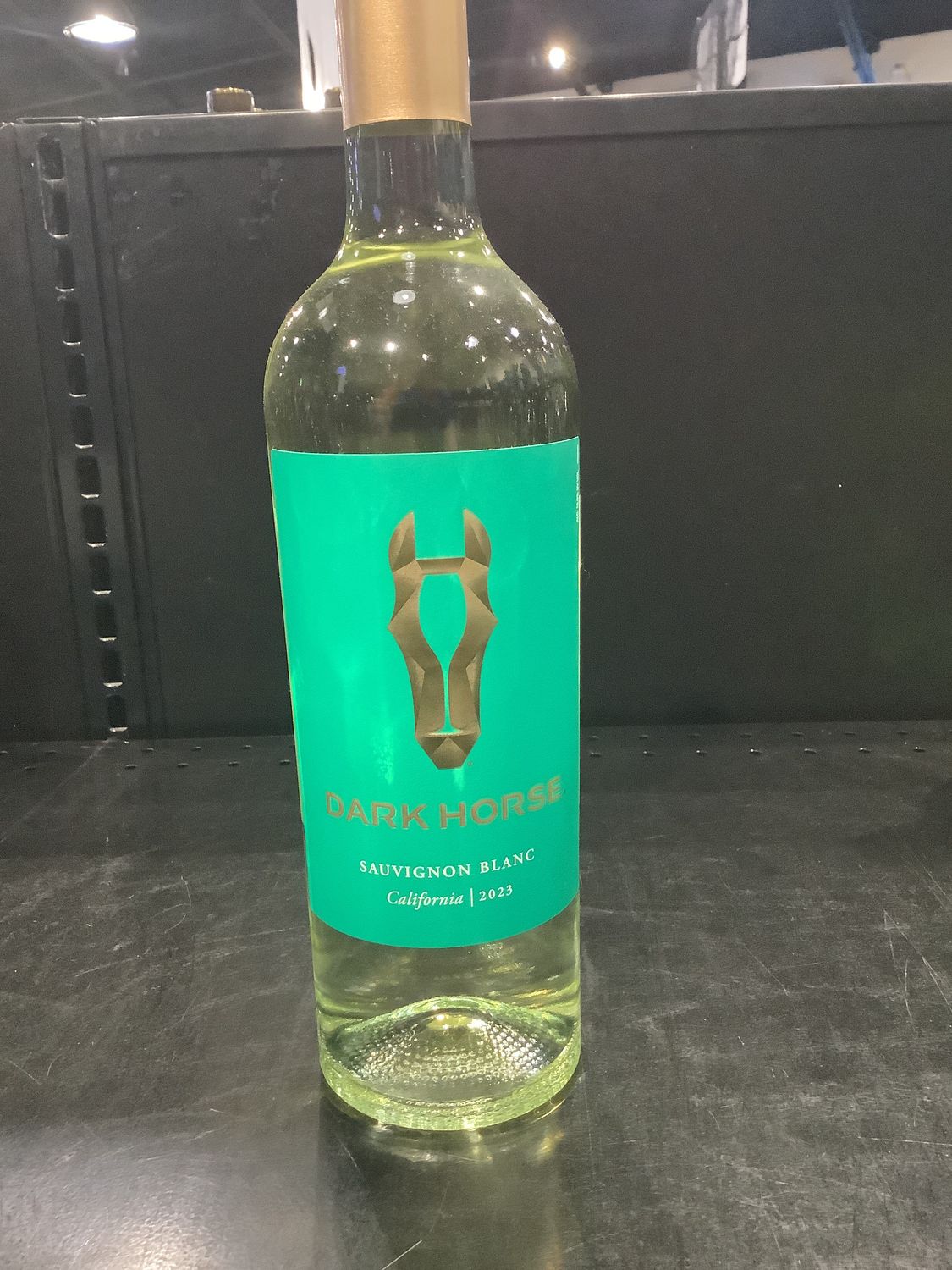 DARK HORSE SAUVIGNON BLANC, 750ML