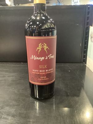 MENAGE A TROIS SILK RED BLEND, 750ML