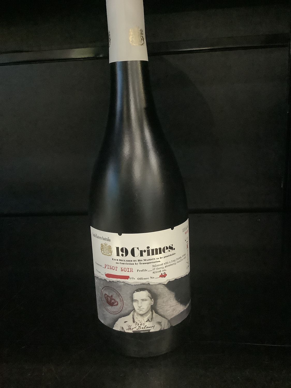 19 CRIMES PINOT NOIR, 750ML