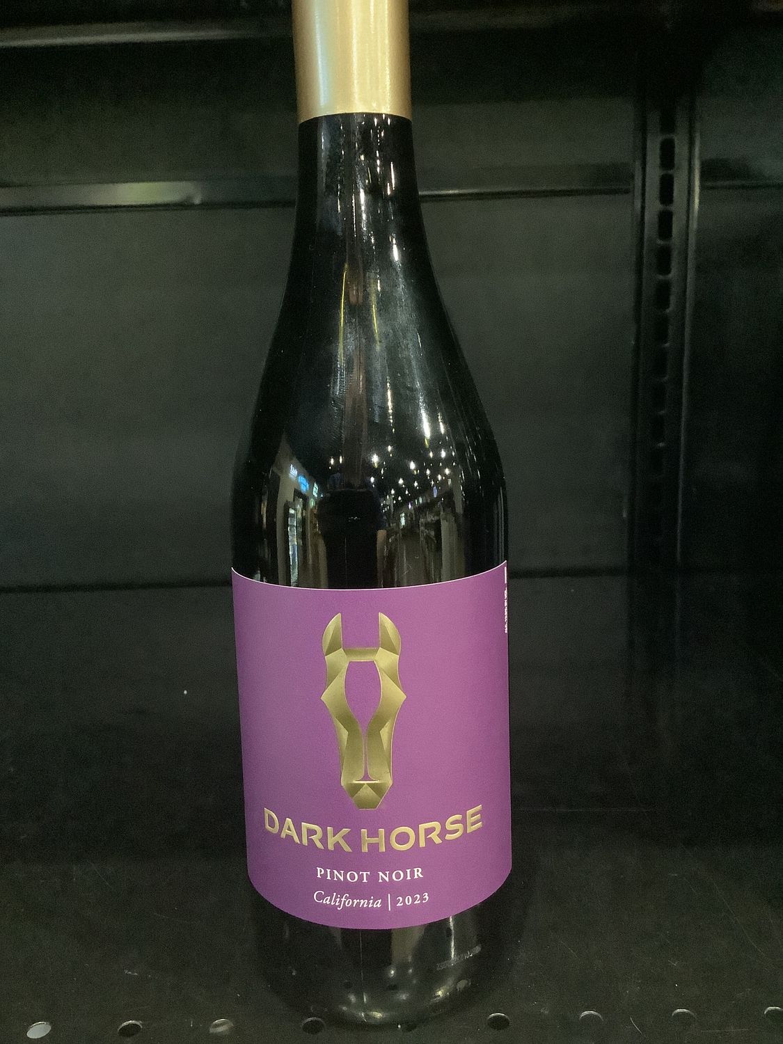DARK HORSE PINOT NOIR, 750ML