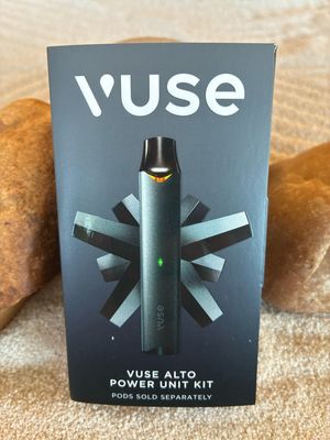 Vuse Alto Power Unit Kit (pods sold separatey)