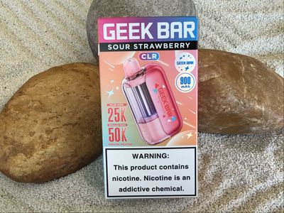 Geek Bar CLR Sour Strawberry 50k
