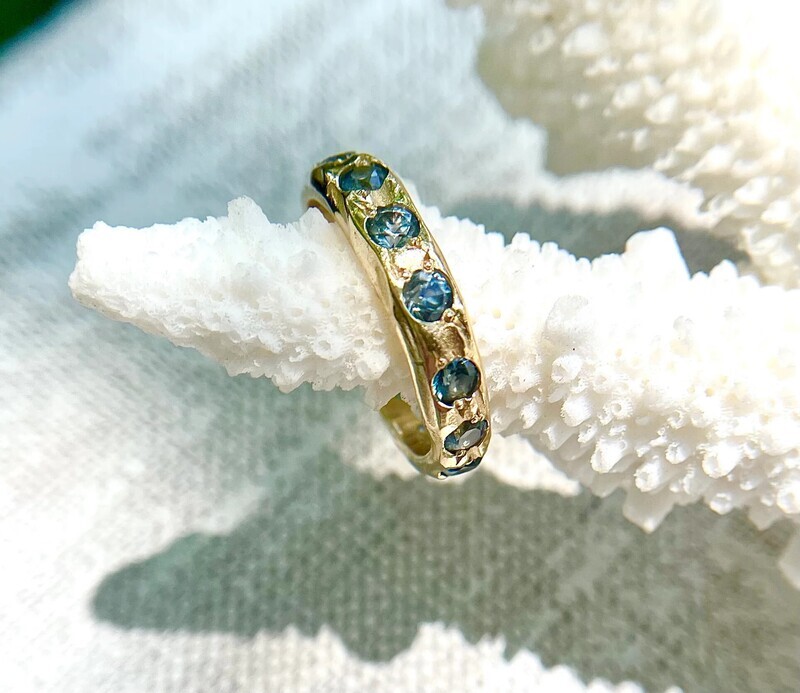 Ring- 14ky Montana Sapphire Band sz7.5