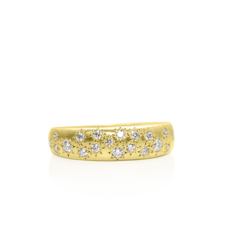 Ring- Tapered Multistone Band