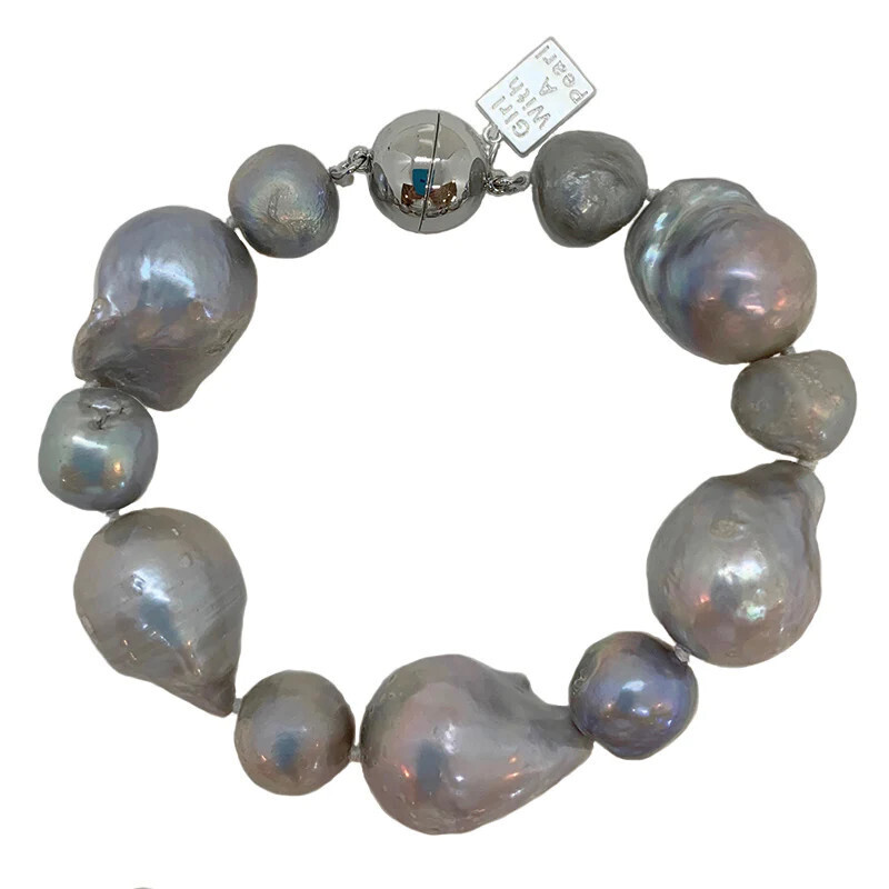 Wild Pearl Deluxe Bracelet In Gray