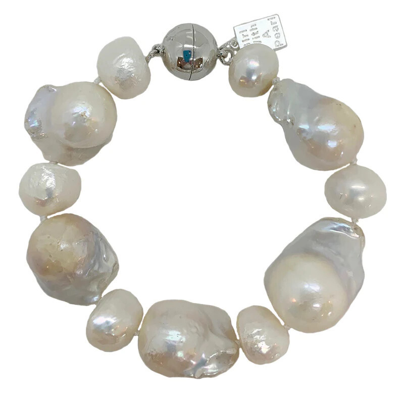 Wild Pearl Deluxe Bracelet In White