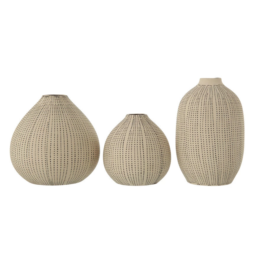Round Terra-cotta Planter w. Dots