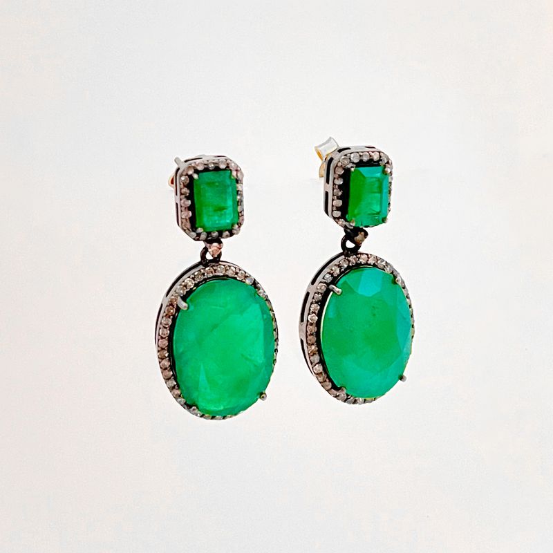 Single Large Emerald Drop