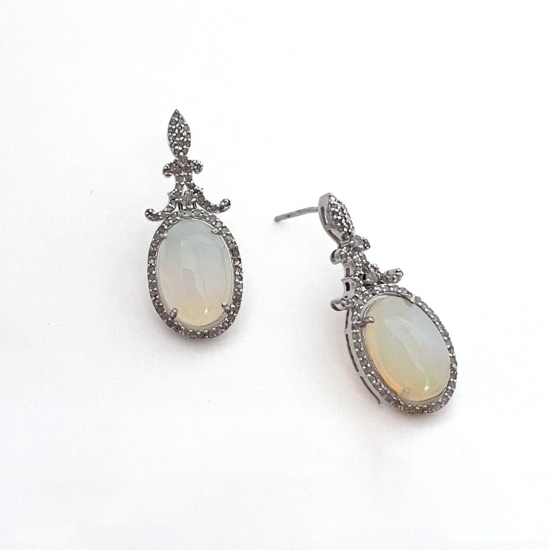 Large Single Opal Drop