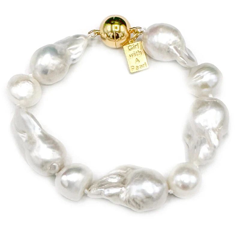 Wild Pearl Deluxe Bracelet In White