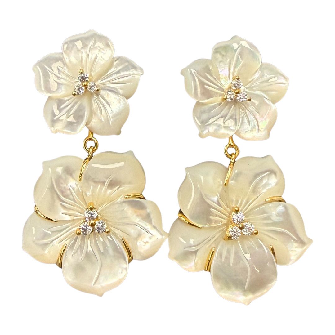 Med Dbl Carved MOP Flower Drop GP