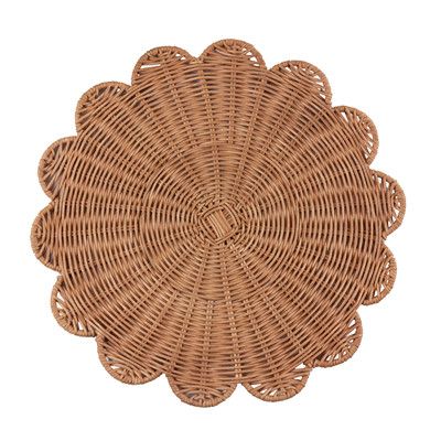 Placemat- Scalloped Rattan Natural