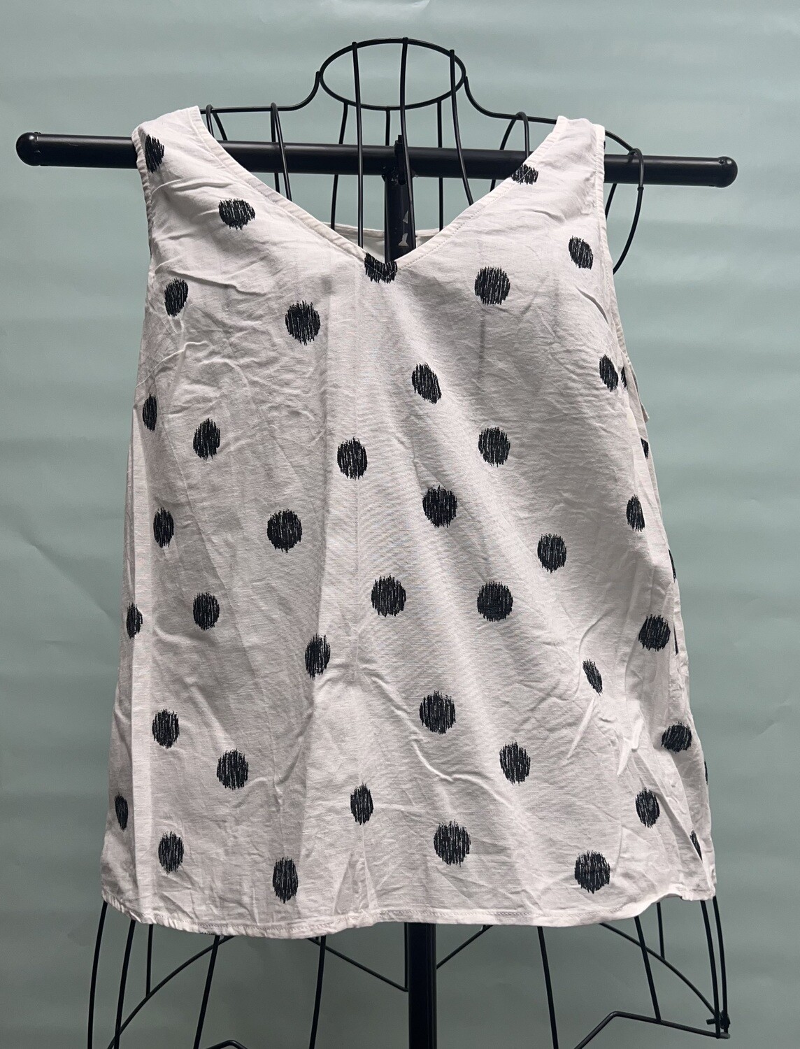 A New Day White with Black Polka Dots Sleeveless Shirt, Medium