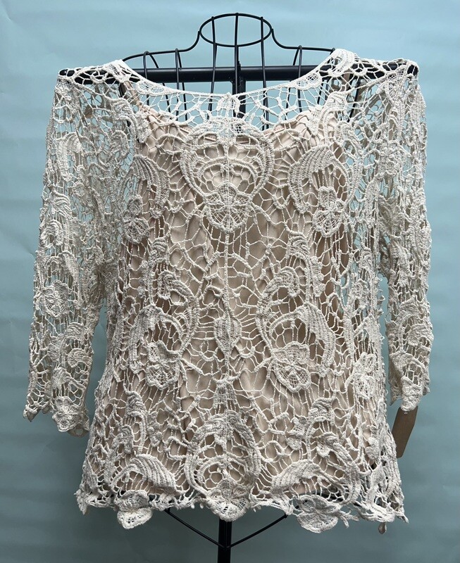 Adiva White 3/4 Shirt, 1XL