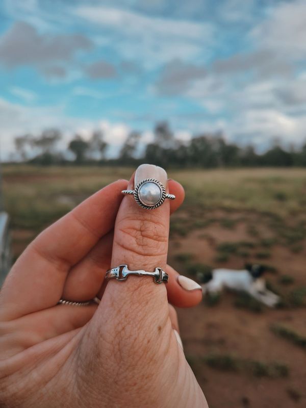 MAMA TRIED pearl ring