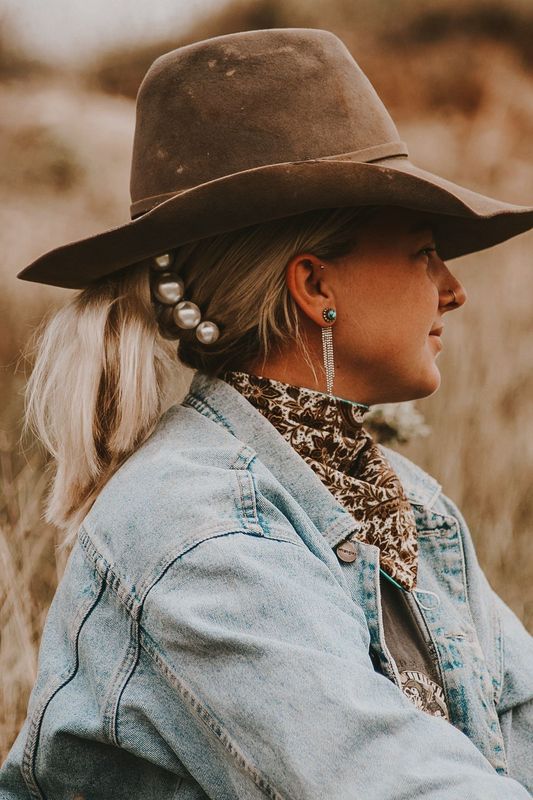 BELLE STARR fringe studs