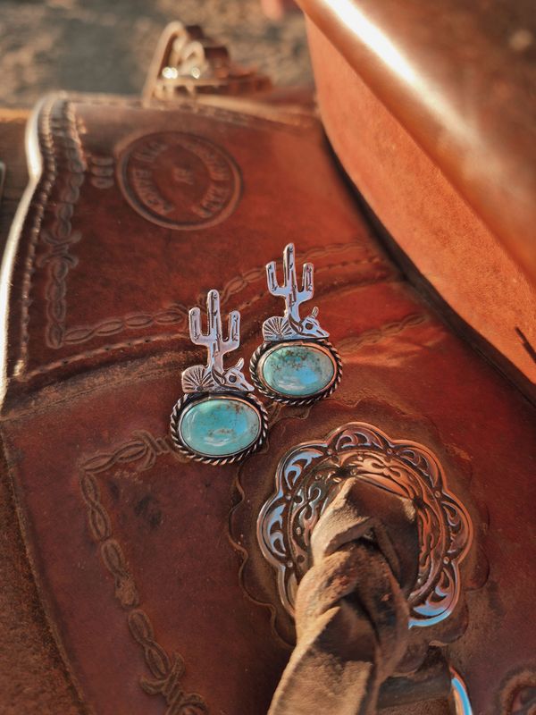 CACTUS SKULL studs (Kingman Turquoise)